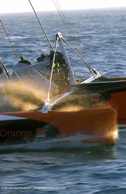 Orange II-2004 Jules Verne Trophy-Ushant-First line crossing