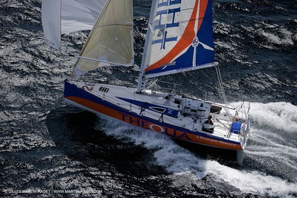 06-26-2007 - FIGARO II - THEOLIA - Skipper : Robert Nagy - Training off Marseille (south France) with strong wind conditions