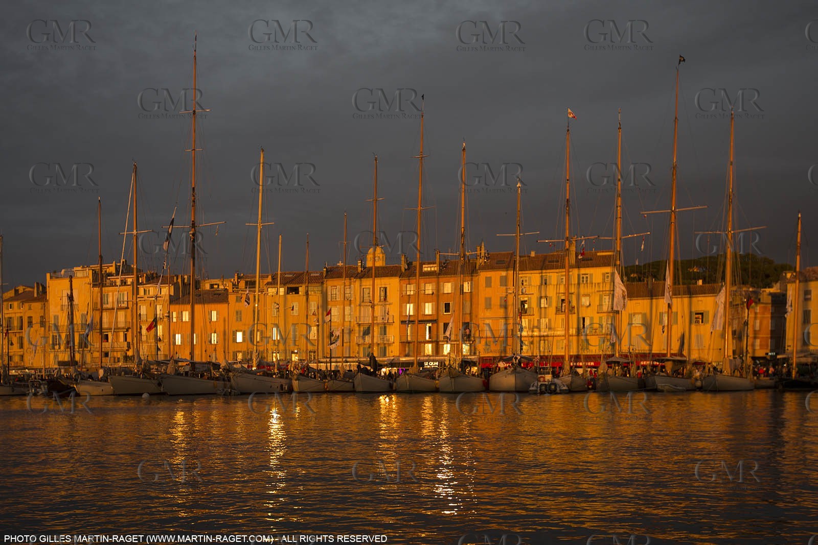 01 10 2025, Saint-Tropez (FRA,83) , Voioes de Saint-Tropez 2015, Day 4, Crew parade