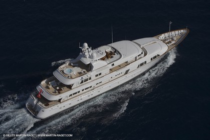 28 07 2007 - St Jean Cap Ferrat - SuperYachts - Motor Yachts - Hampshire