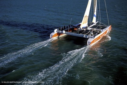 Kingfisher II - départ Trophée Jules Verne 2002 - Brest