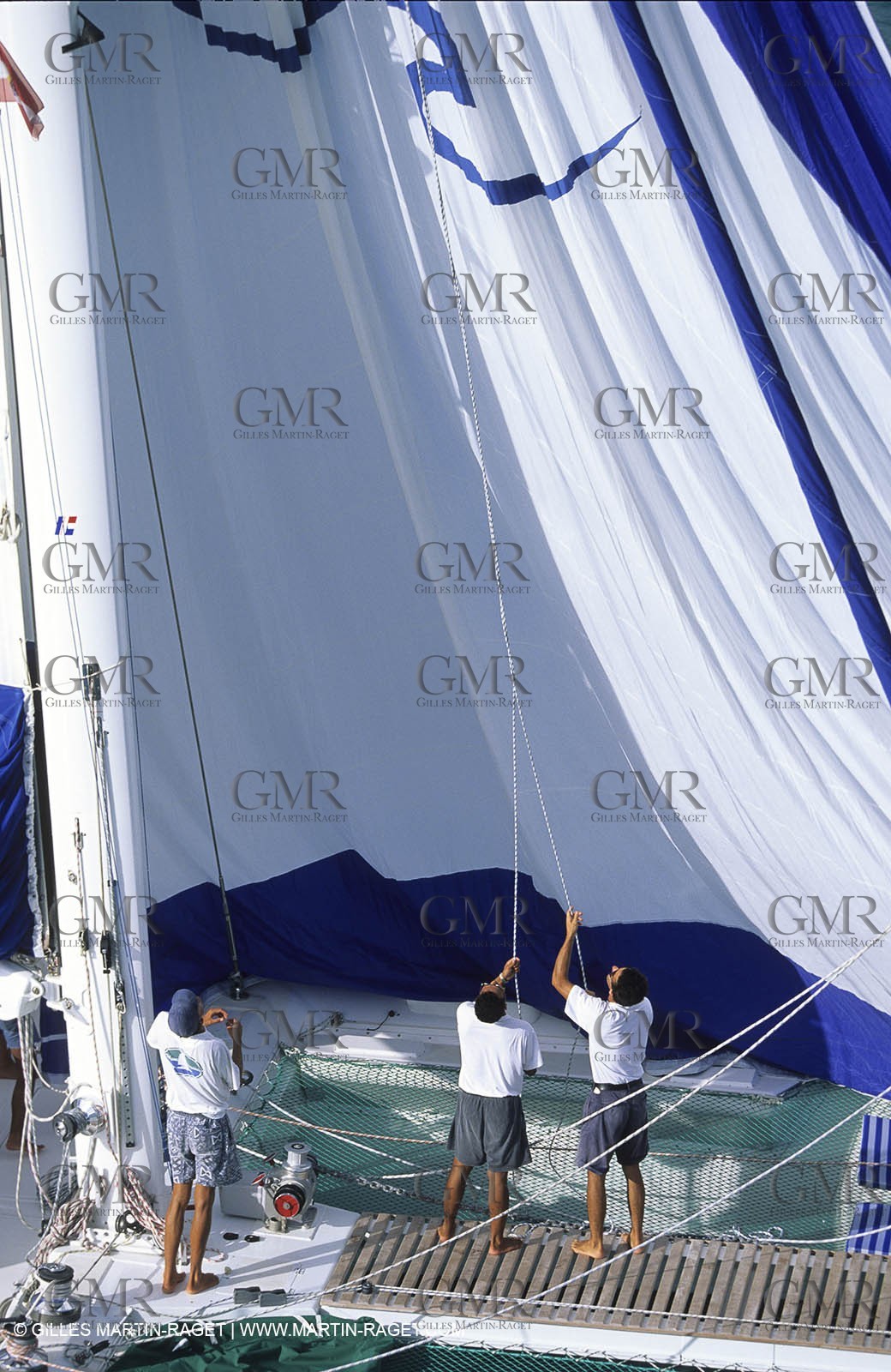 Cruising - People - Crew work