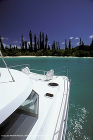 Bateau à Moteur au mouillage