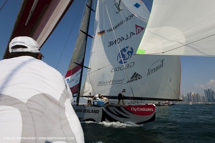 14 11 2010 - Dubai (UAE) - Dubai Louis Vuitton Trophy -  BMW ORACLE Racing - Training - Onboard Vs All 4 one
