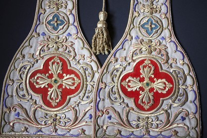 04 02 2013 - Marseille(FRA,13), Notre Dame de la Garde, liturgical clothing