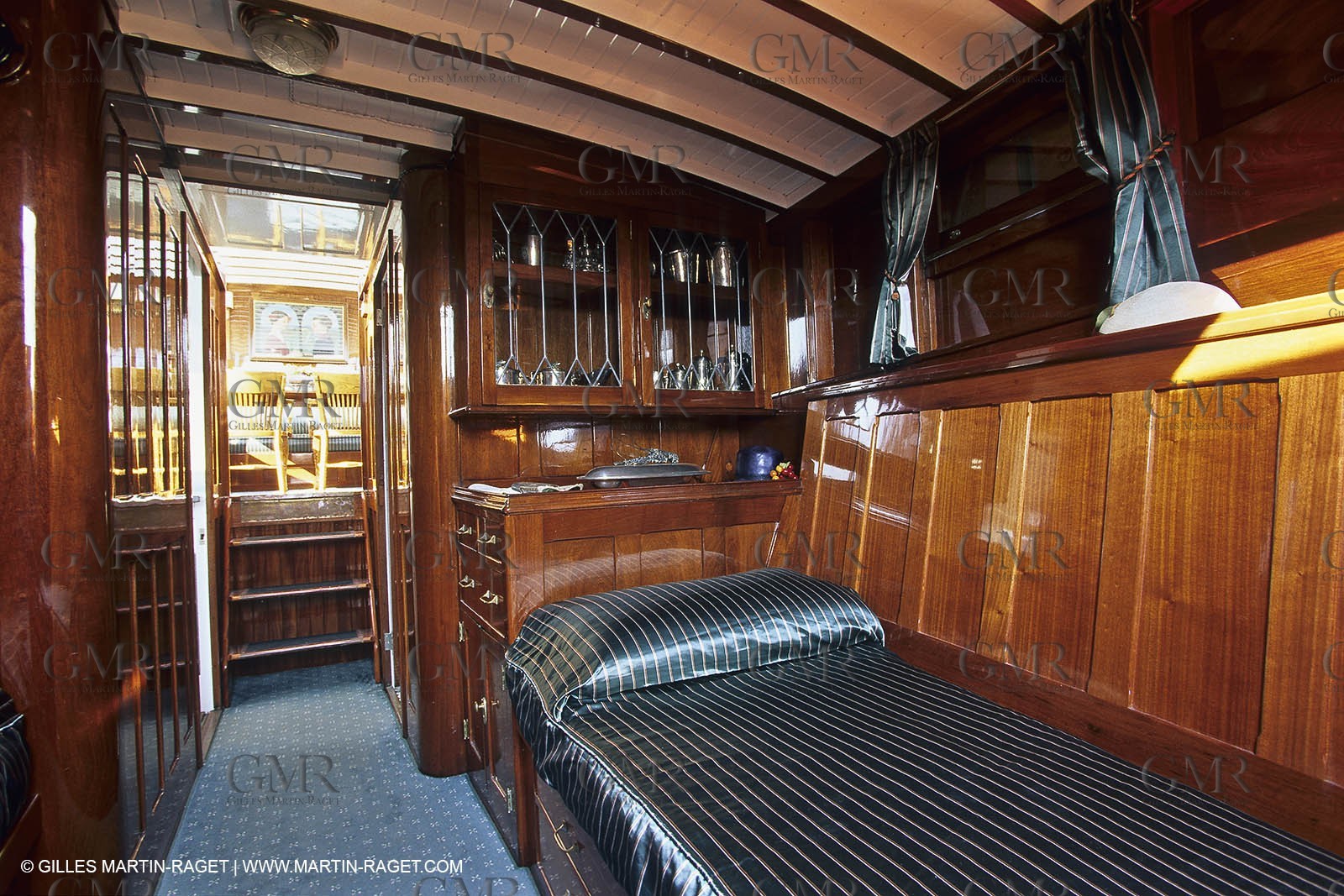 MOTORYACHT Bois149.jpg