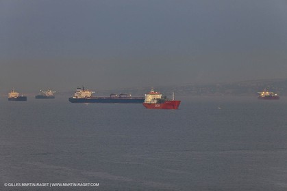 23 10 2010 - Marseille (FRA,13) - Le Ponant - Arrivée à Marseille et entrée dans le Vieux Port