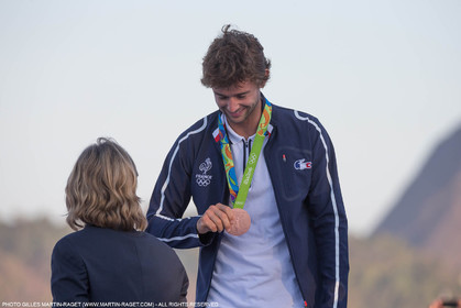 14 08 2016, Rio de Janeiro (BRA), 2016 Olympic Games, Sailing, RSX Men medal ceremony, Pierre Le Coq (FRA) bronze medal