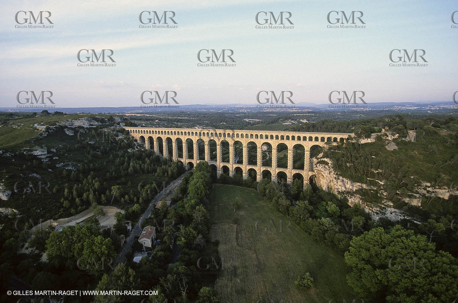 Aix en Provence area - Roquefavour bridge