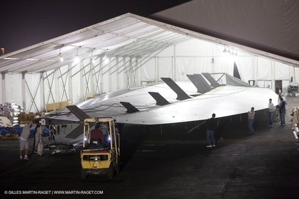 10 11 2009 - San Diego (USA, CA) - 33rd America's Cup - BMW ORACLE Racing - Wing Testing - Day 1