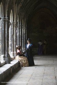 04 03 2007 - Arles - Queen of Arles and her assistants - winter costume trials