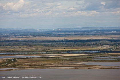 25 09 2010 - photos aériennes du littoral provençal entre l'étang de Berre et la Grande Motte via la Camargue - Camargue nord et plaine d'Arles