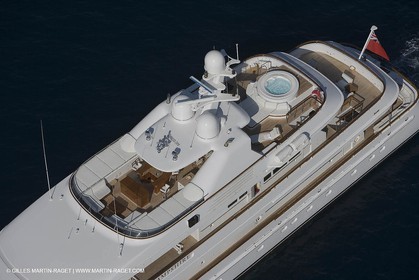 28 07 2007 - St Jean Cap Ferrat - SuperYachts - Motor Yachts - Hampshire