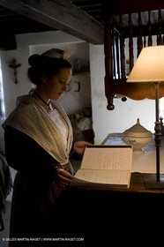 18 02 2007 - Saint Rémy de Provence - Reine d'Arles dans les Alpilles - Mas de Frederic  Mistral