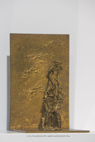 30 10 2023, Montpellier (FRA), oeuvre de Germaine Richier, Exposition Centre Pompidou - Musée Fabre 2023, Seiche N° 27, sur équerre 1955-1956, Bronze naturel nettoyé, Pièce unique, Fondeur : L. Thinot,  Paris, 15 x 10 x 11 cm, Collection famille Germaine Richier