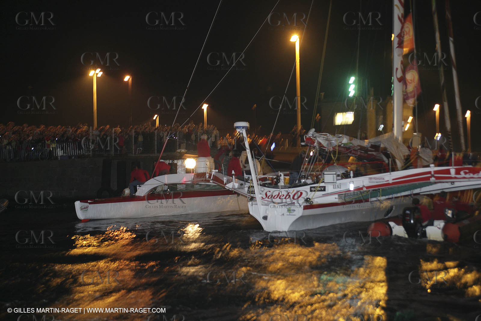 27 10 2006 - Saint Malo (FRA) - Route du Rhum 2006 - Thomas Coville - Sodeb'O - Lock passage
