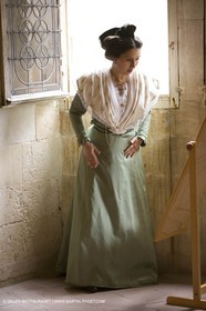 04 03 2007 - Arles - Queen of Arles and her assistants - winter costume trials