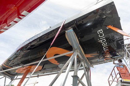 08 11 2014, Capetown (ZAF), Volvo Ocean Race 2014-15, Team Alvimedica, Nursing the boat