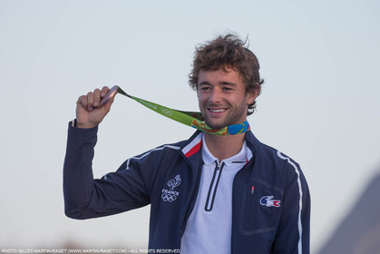 14 08 2016, Rio de Janeiro (BRA), 2016 Olympic Games, Sailing, RSX Men medal ceremony, Pierre Le Coq (FRA) bronze medal