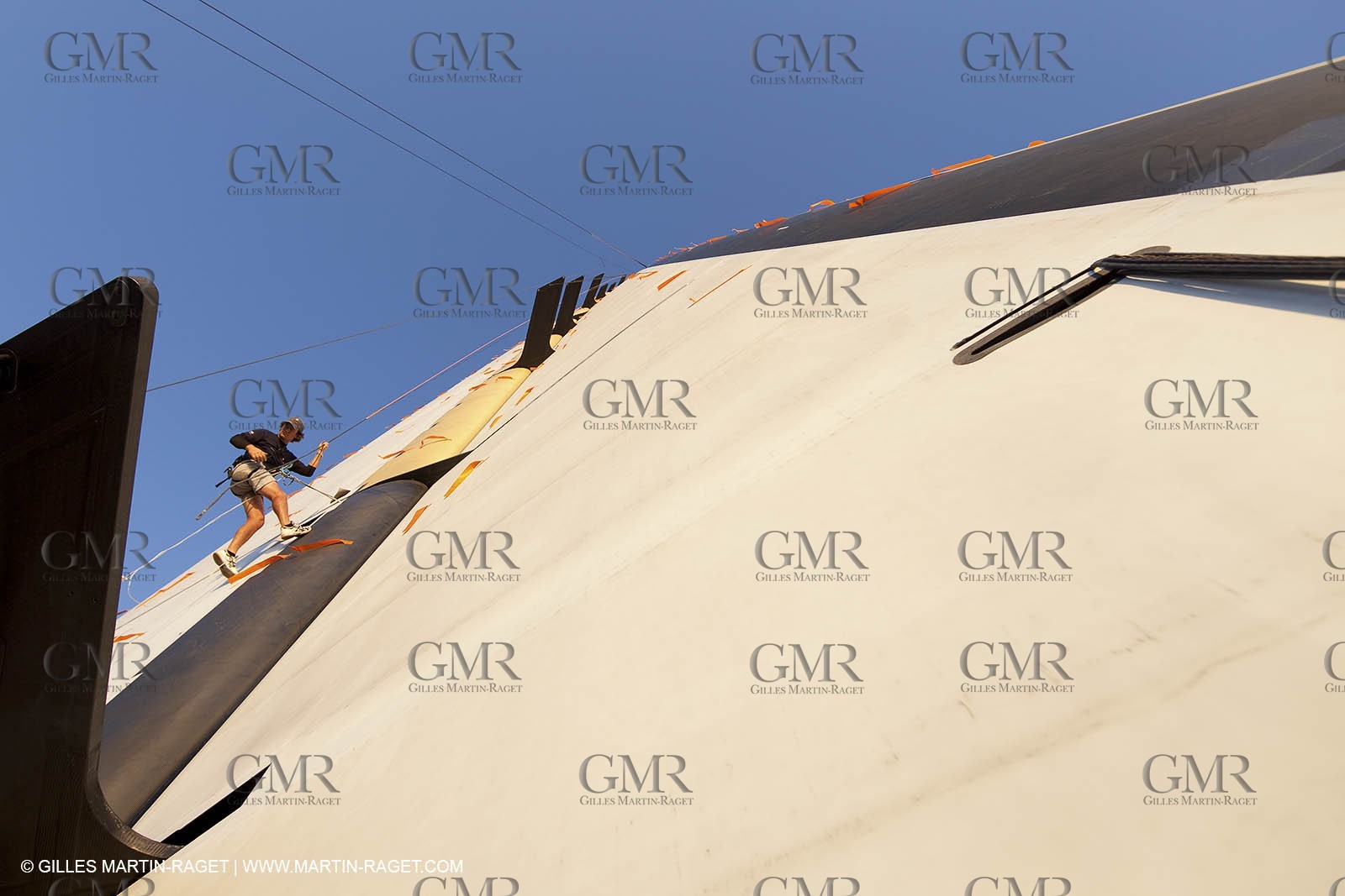 15 11 2009 - San Diego (USA, CA) - 33rd America's Cup - BMW ORACLE Racing - Wing trials, Day 4