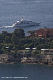 28 07 2007 - St Jean Cap Ferrat - SuperYachts - Motor Yachts - Hampshire