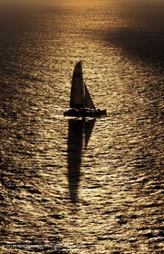 Orange II - Trophée Jules Verne 2004 - Ouessant - 1er passage de ligne