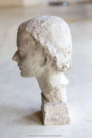 20 07 2020, St Rémy de Provence (FRA,13), Oeuvre de Germaine Richier, Buste n° 15 1933 ou 1934, plâtre de tirage, collection particulière