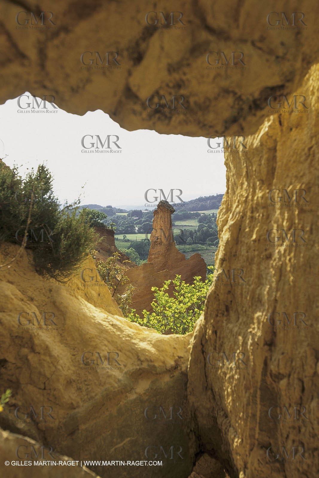 France, Provence, Lubéron, Carrières d'ocre, Colorado Provençal, Rustrel (FRA,84)