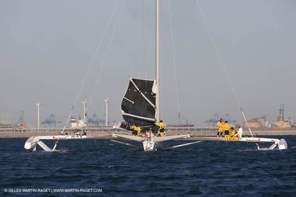 04 07 08 - Port Saint Louis du Rhône - L'Hydroptère à l' entrainement