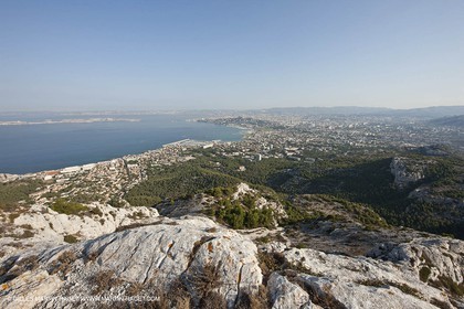 10 09 2009 - Marseille (FRA, 13) - Les Calanques - Massif de Marseilleveyre - At the top, looking north