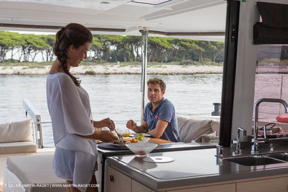 12 09 2016, Cannes (FRA,06), Chantier Fountaine-Pajot, Helia 44