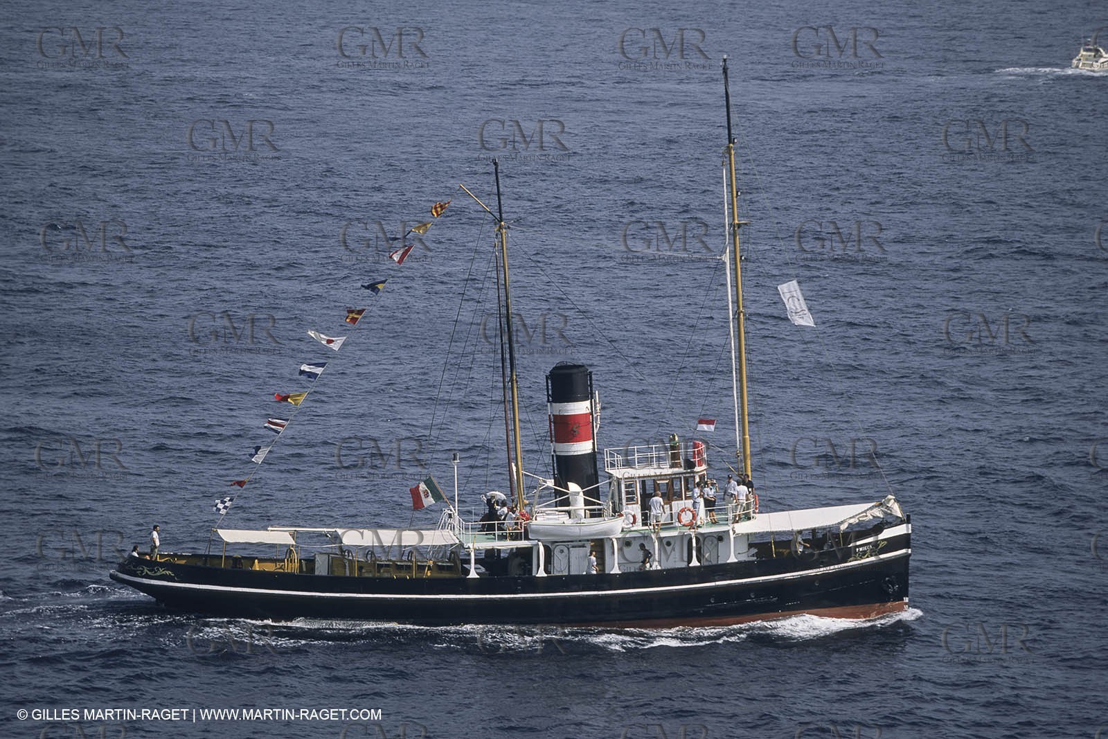 Powerboating, Classic Motor Yachts, Micca