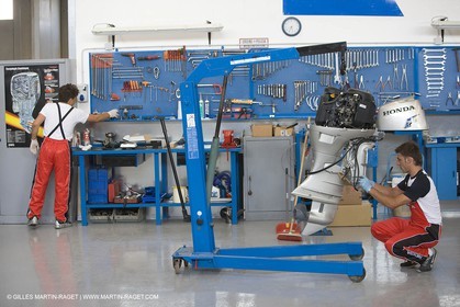 Bateaux à moteur, entretien technique