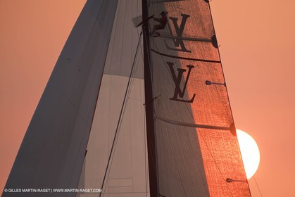 21 11 2010 - Dubai (UAE) - Dubai Louis Vuitton Trophy - Round 2 -  BMW ORACLE Racing