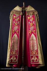 04 02 2013 - Marseille(FRA,13), Notre Dame de la Garde, Vêtements liturgiques