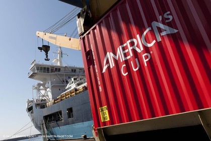 02 03 2012 - Naples (ITA) - 34th America's Cup - America's Cup World Series Naples 2012 - Cargo unloading