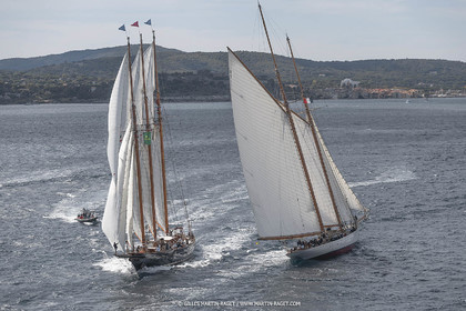 28 09 2022? Saint-Tropez,(FRA,83), Les Voiles de Saint-Tropez 2022 Régate N° 2 poup les modernes, navigation libre pour les grandes goélettes