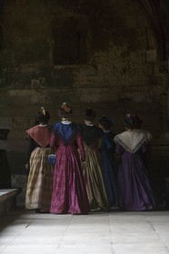 04 03 2007 - Arles - Queen of Arles and her assistants - winter costume trials