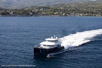13-07-07 - La Ciotat (FRANCE) - MotorYacht - Chantier H2X