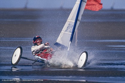 Water sports, Landsailing