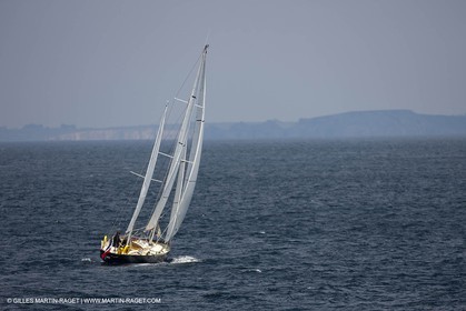 19 05 2010 - Raz de Sein (FRA,29) -  Pen Duick II