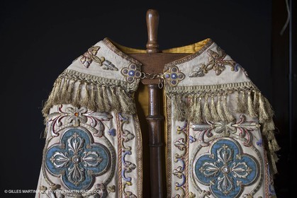04 02 2013 - Marseille(FRA,13), Notre Dame de la Garde, Vêtements liturgiques