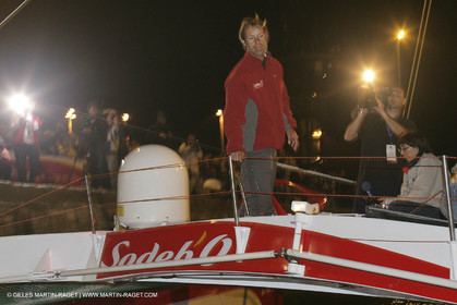 27 10 2006 - Saint Malo (FRA) - Route du Rhum 2006 - Thomas Coville - Sodeb'O - Lock passage