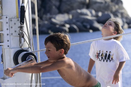 Voile, croisière, enfants à bord