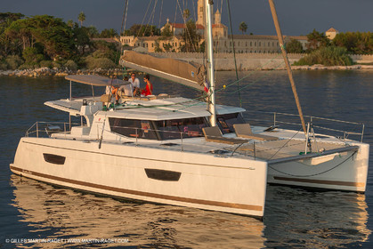 12 09 2016, Cannes (FRA,06), Chantier Fountaine-Pajot, Helia 44