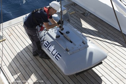 11 09 2014 - la Ciotat (FRA,13) - onboar Al Azzizi, oceanographic research ship buit by H2X boat yard, measure devices manipuation