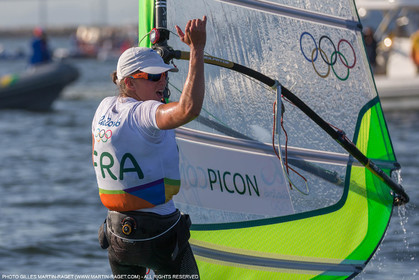 14 08 2016, Rio de Janeiro (BRA), 2016 Olympic Games, Sailing, RSX Women medal race, Charline Picon (FRA), gold medalist