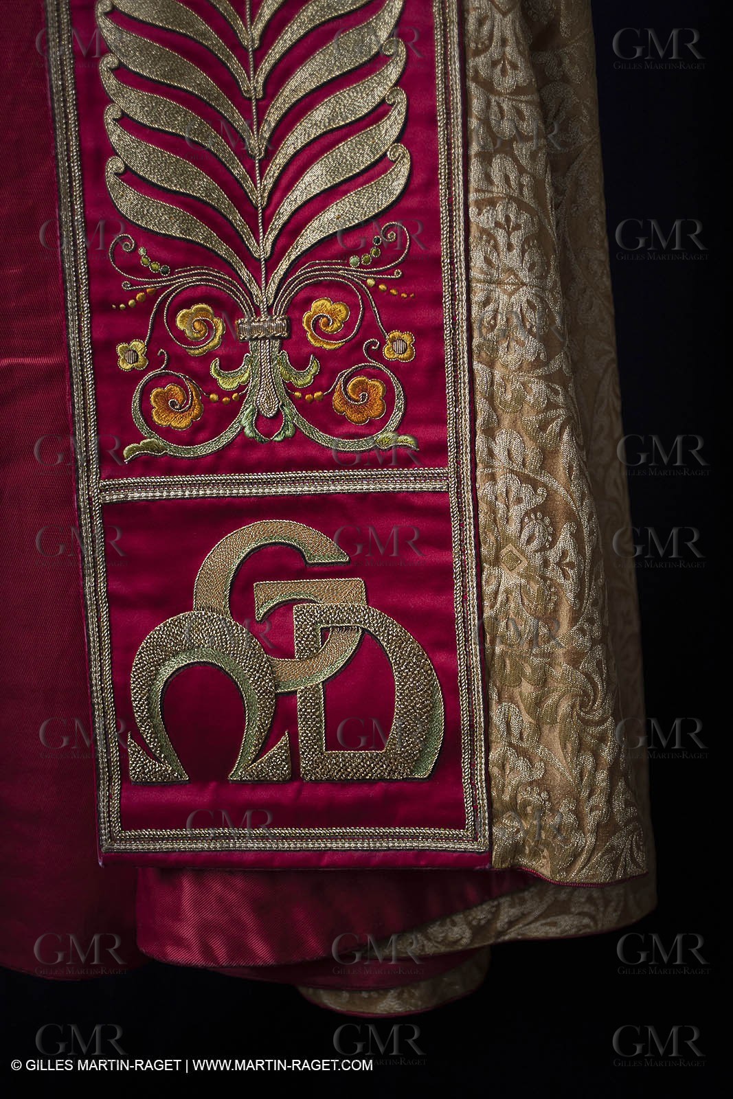 04 02 2013 - Marseille(FRA,13), Notre Dame de la Garde, liturgical clothing