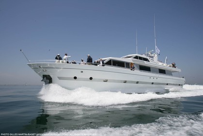 18 04 2007-Valencia (Spain)- 32nd America's Cup - Louis Vuitton Cup - RR1 - Day 3 - BMW ORACLE Racing