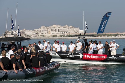 26 11 2010 - Dubai (UAE) - Dubai Louis Vuitton Trophy - BMW ORACLE Racing - NZ mine accident remembrance